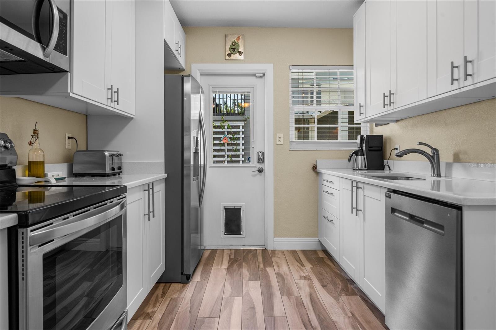 Listing photo id 25 for 1080 16th Avenue N