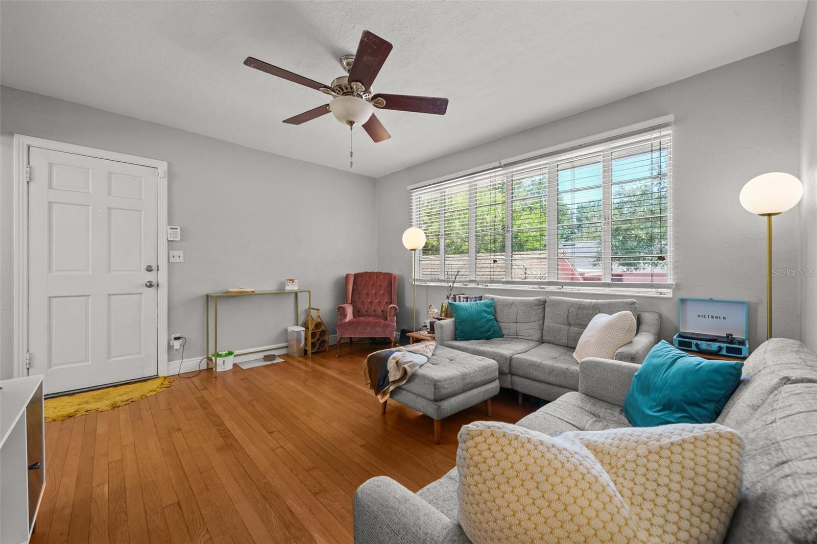Listing photo id 50 for 1080 16th Avenue N
