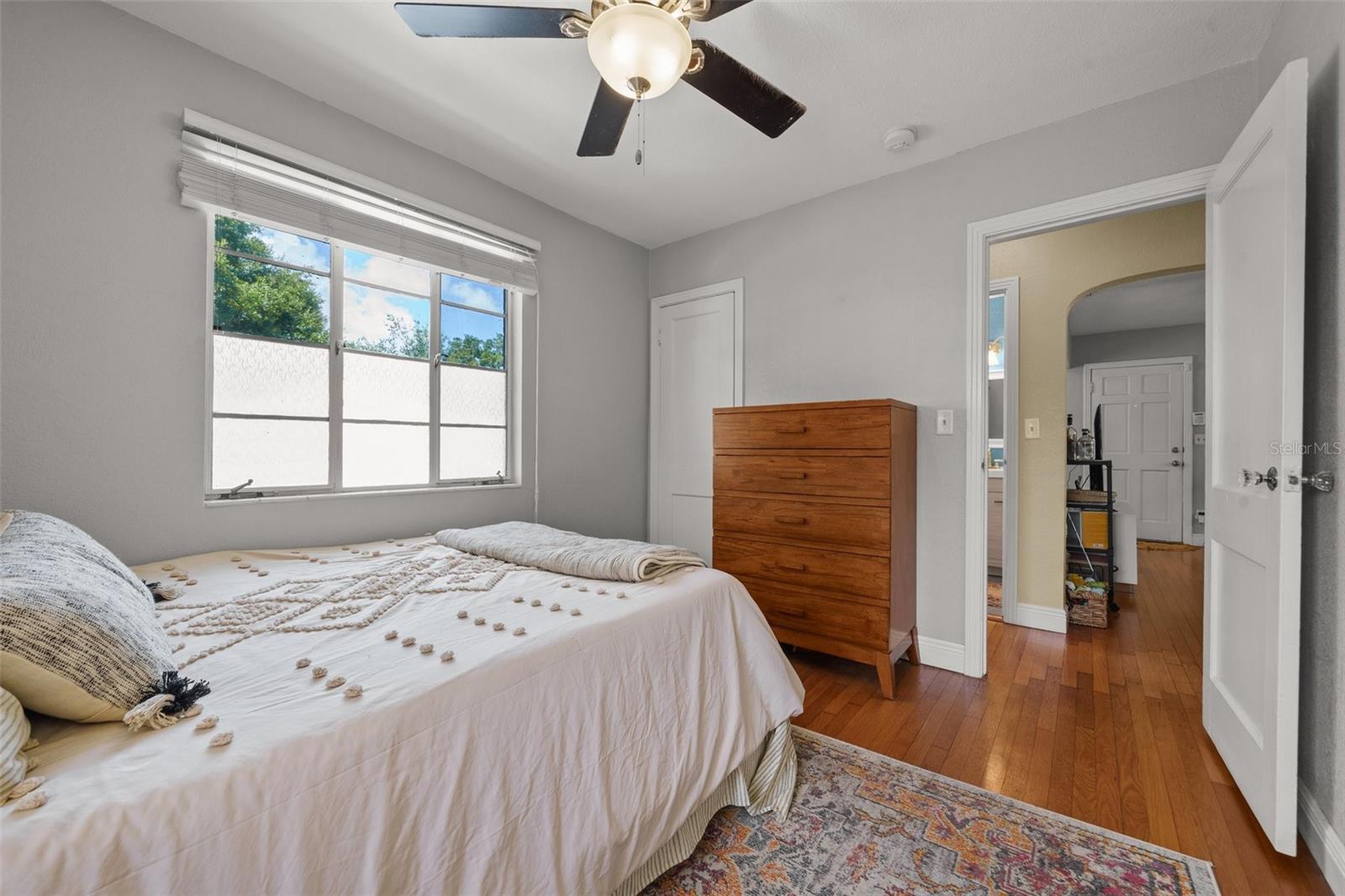 Listing photo id 54 for 1080 16th Avenue N
