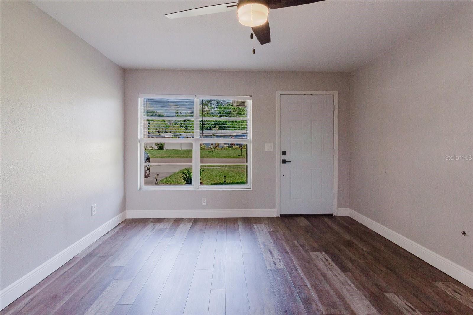 Image 12 of 46 For 706 Gate Drive