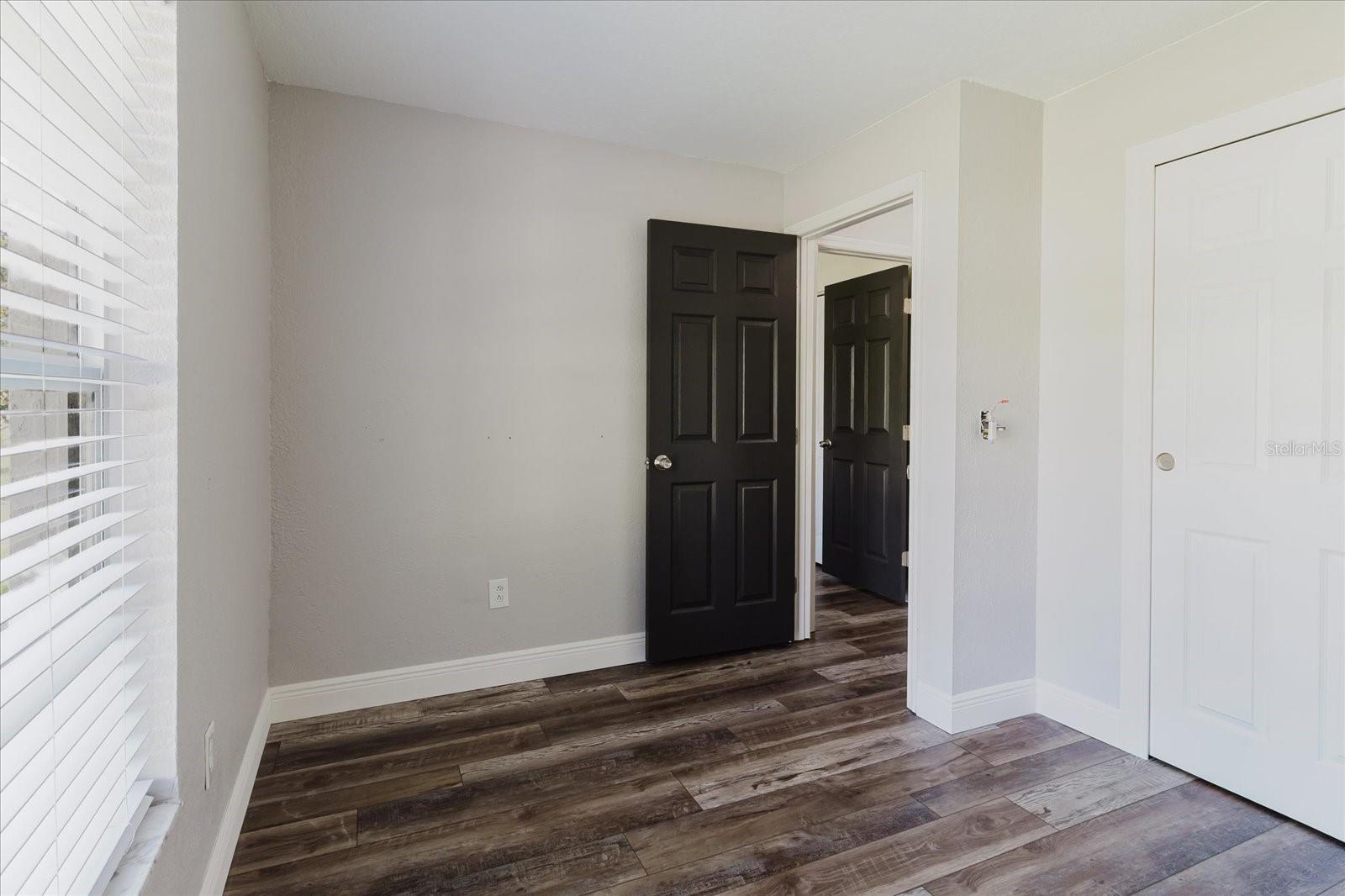 Image 32 of 46 For 706 Gate Drive