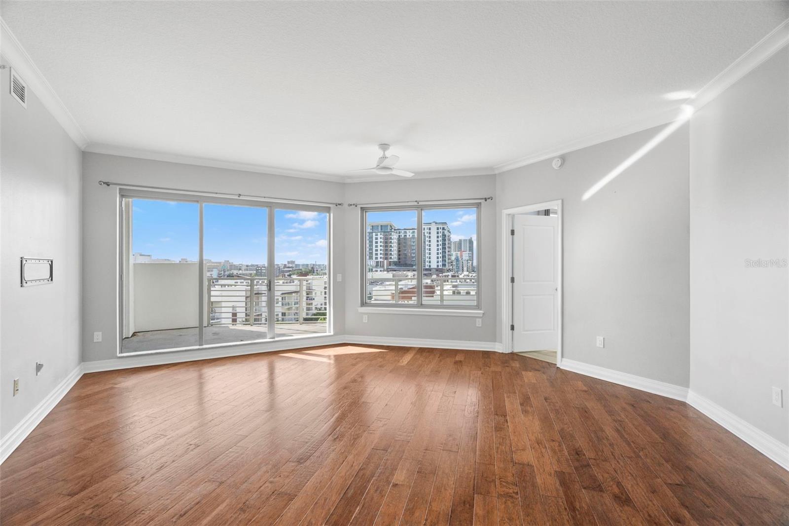 Image 4 of 53 For 1209 Cumberland Avenue 604