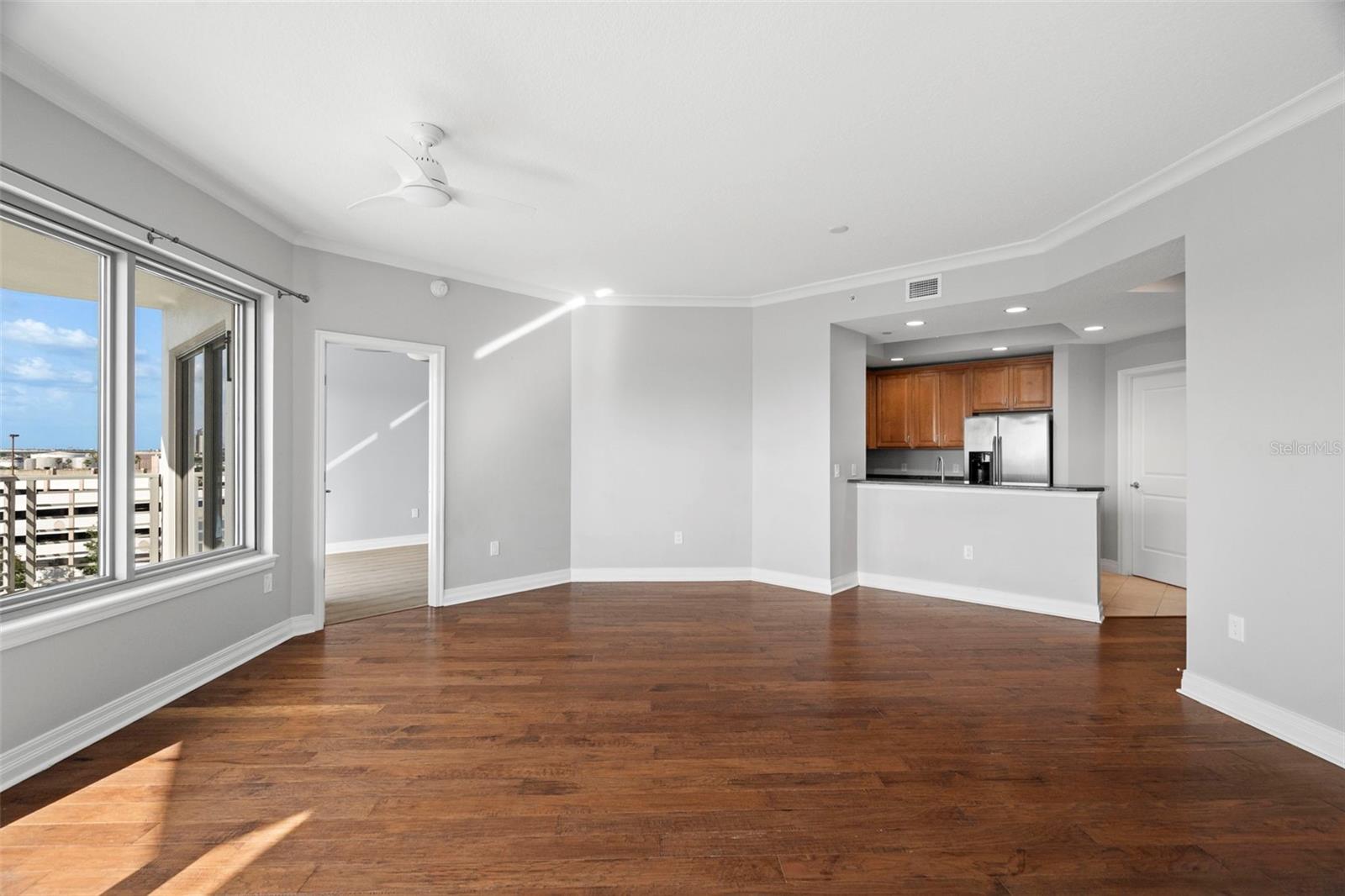 Image 6 of 53 For 1209 Cumberland Avenue 604