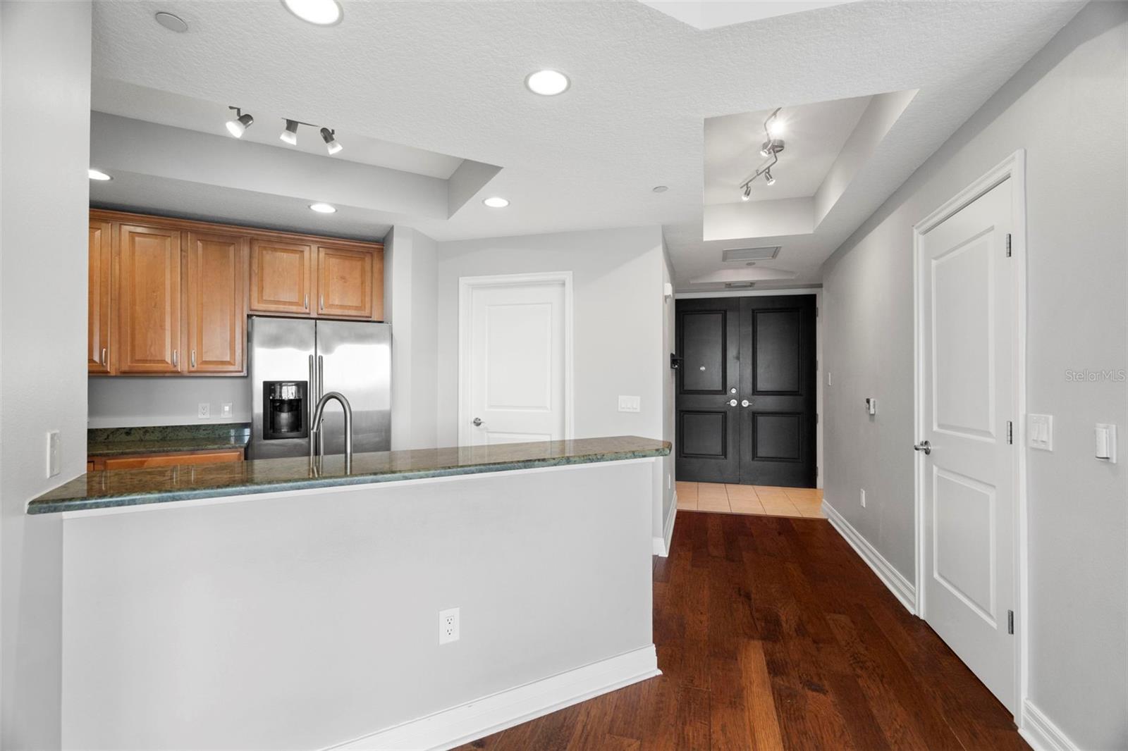 Image 8 of 53 For 1209 Cumberland Avenue 604