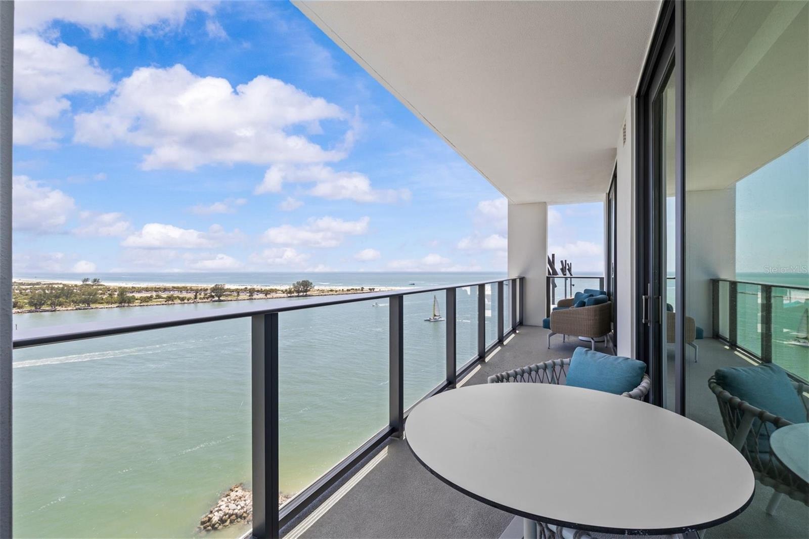 Image 15 of 56 For 691 Gulfview Boulevard 1211