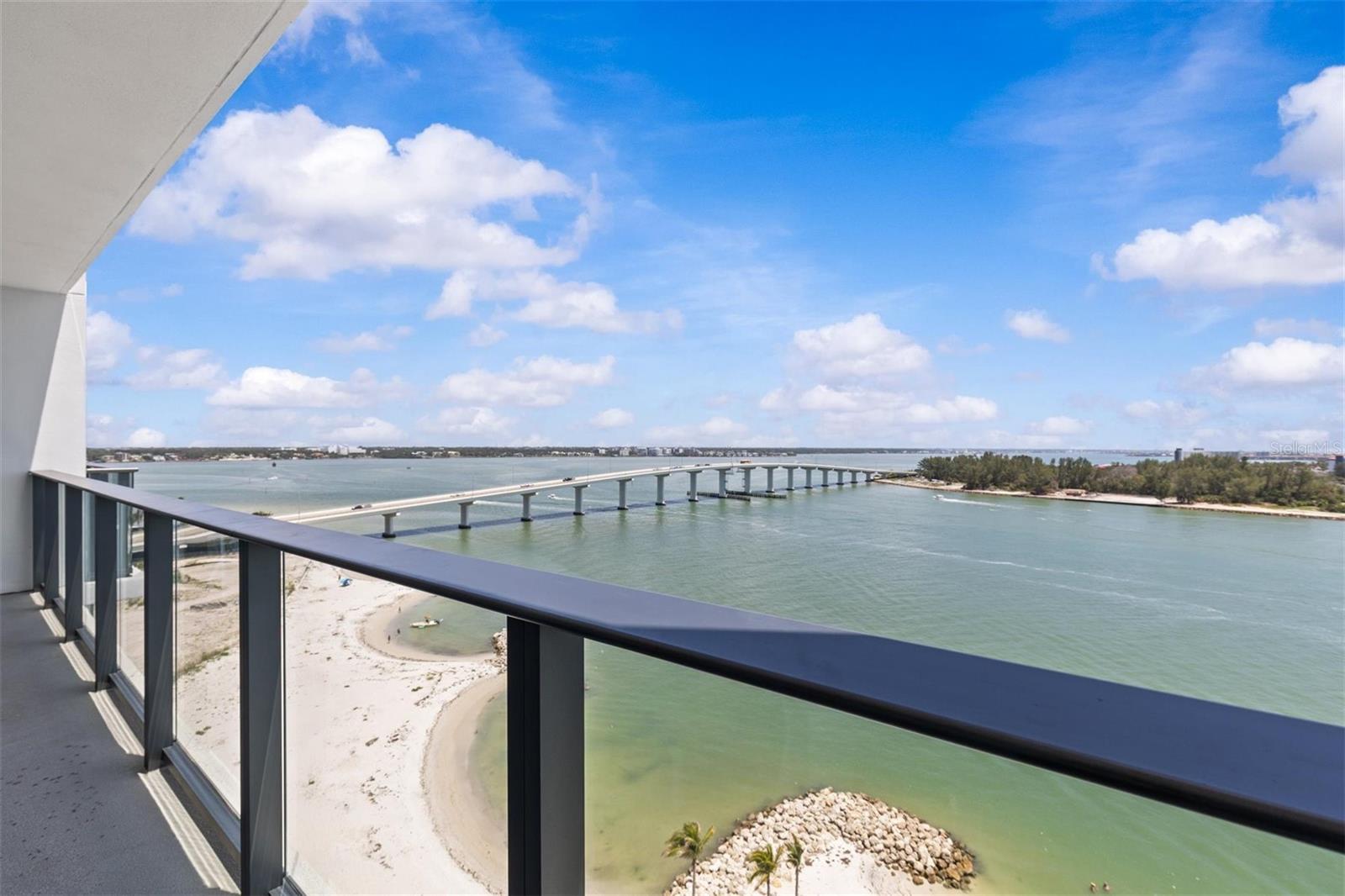 Image 25 of 56 For 691 Gulfview Boulevard 1211