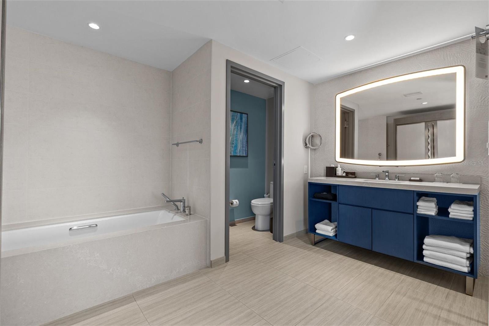 Image 33 of 56 For 691 Gulfview Boulevard 1211