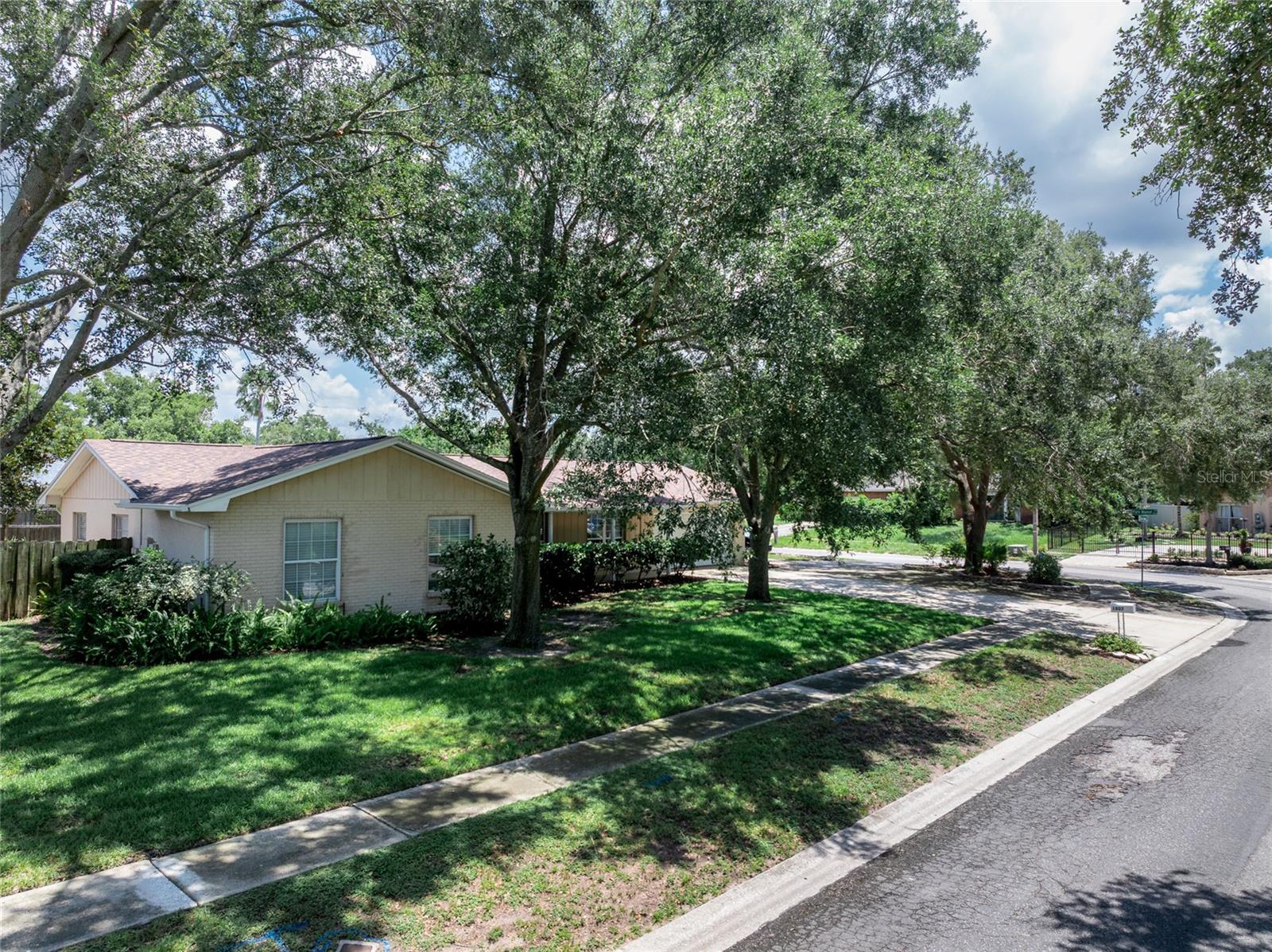 Image 65 of 92 For 1807 Green Lawn St