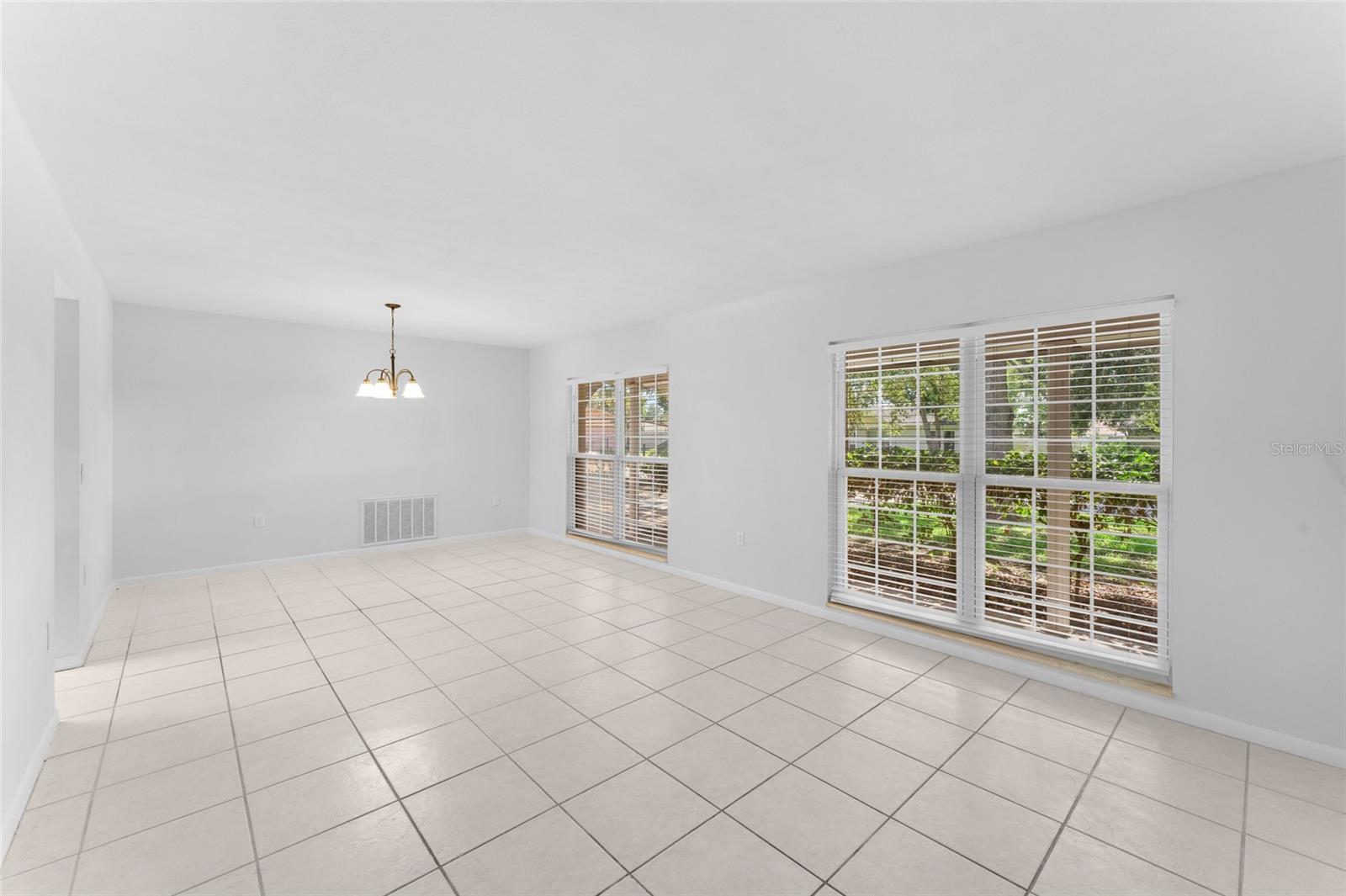 Image 7 of 92 For 1807 Green Lawn St
