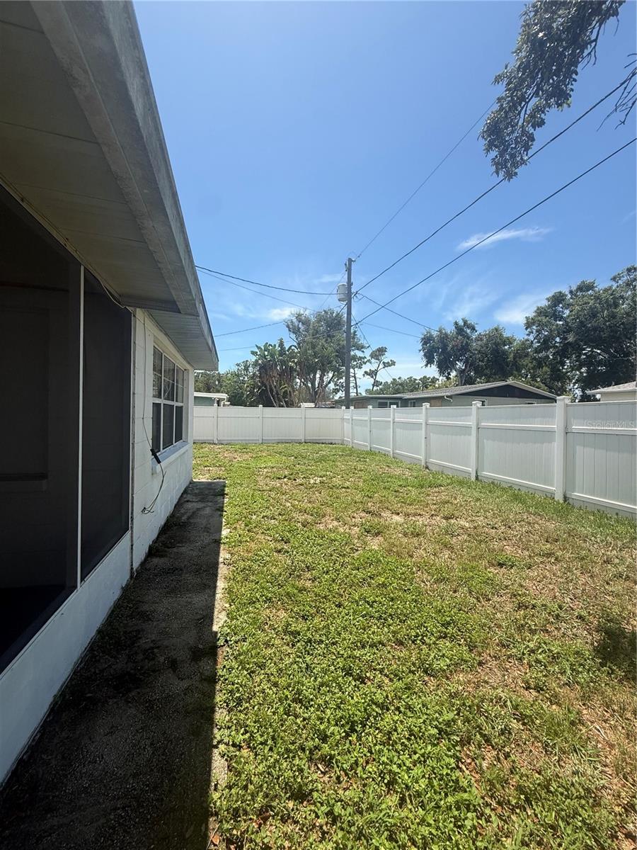 Image 14 of 29 For 5025 Tammy Lane