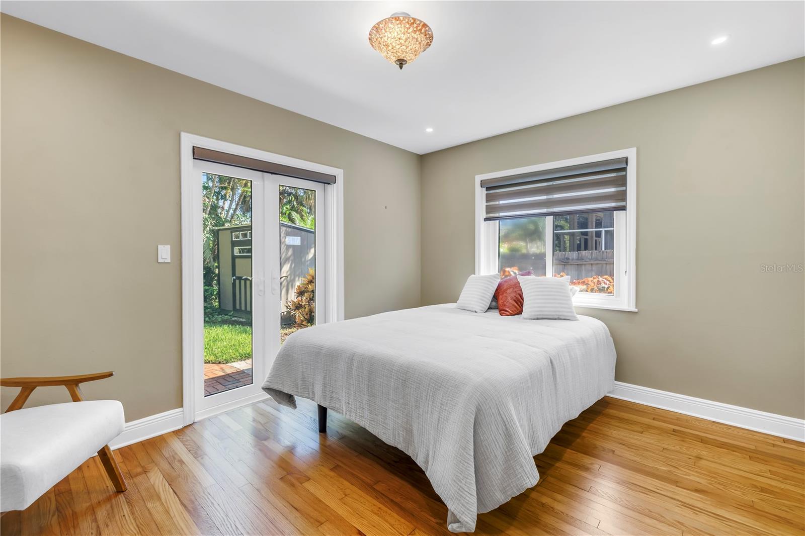 Listing photo id 18 for 200 Lamara Way Ne