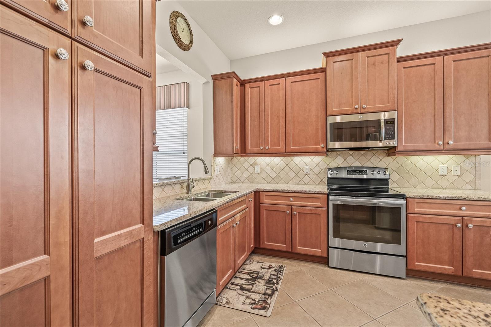 Image 14 of 59 For 4911 Rock Island Court