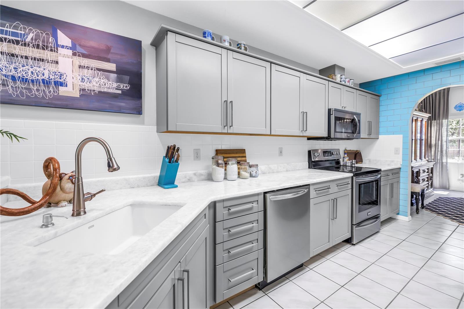 Image 15 of 61 For 5090 White Pine Circle Ne