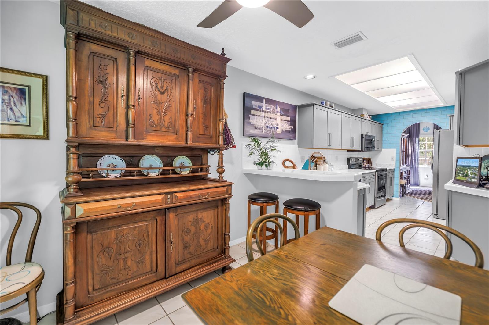 Image 18 of 61 For 5090 White Pine Circle Ne