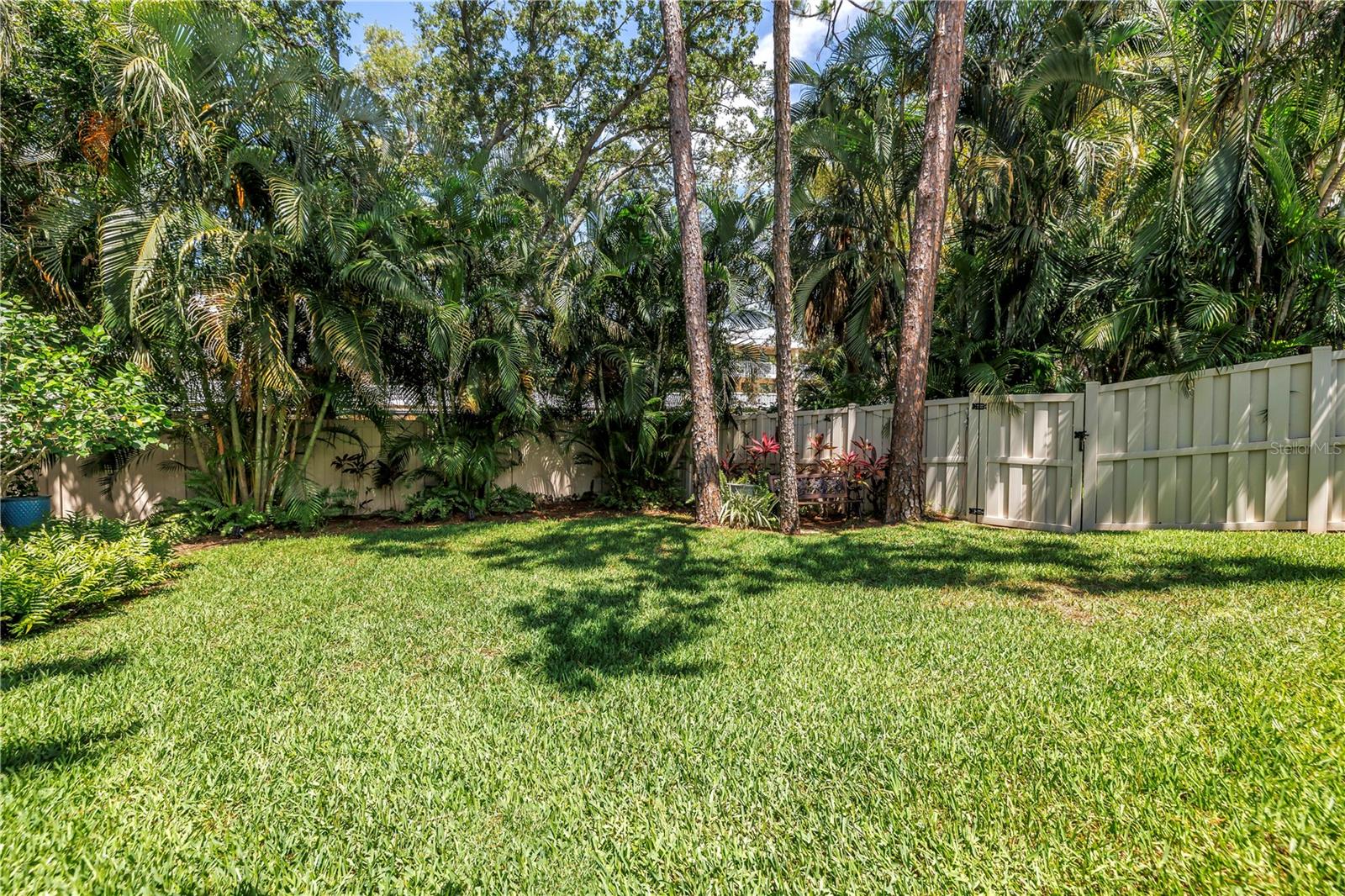 Image 24 of 61 For 5090 White Pine Circle Ne
