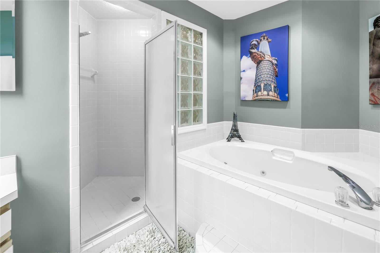 Image 34 of 61 For 5090 White Pine Circle Ne