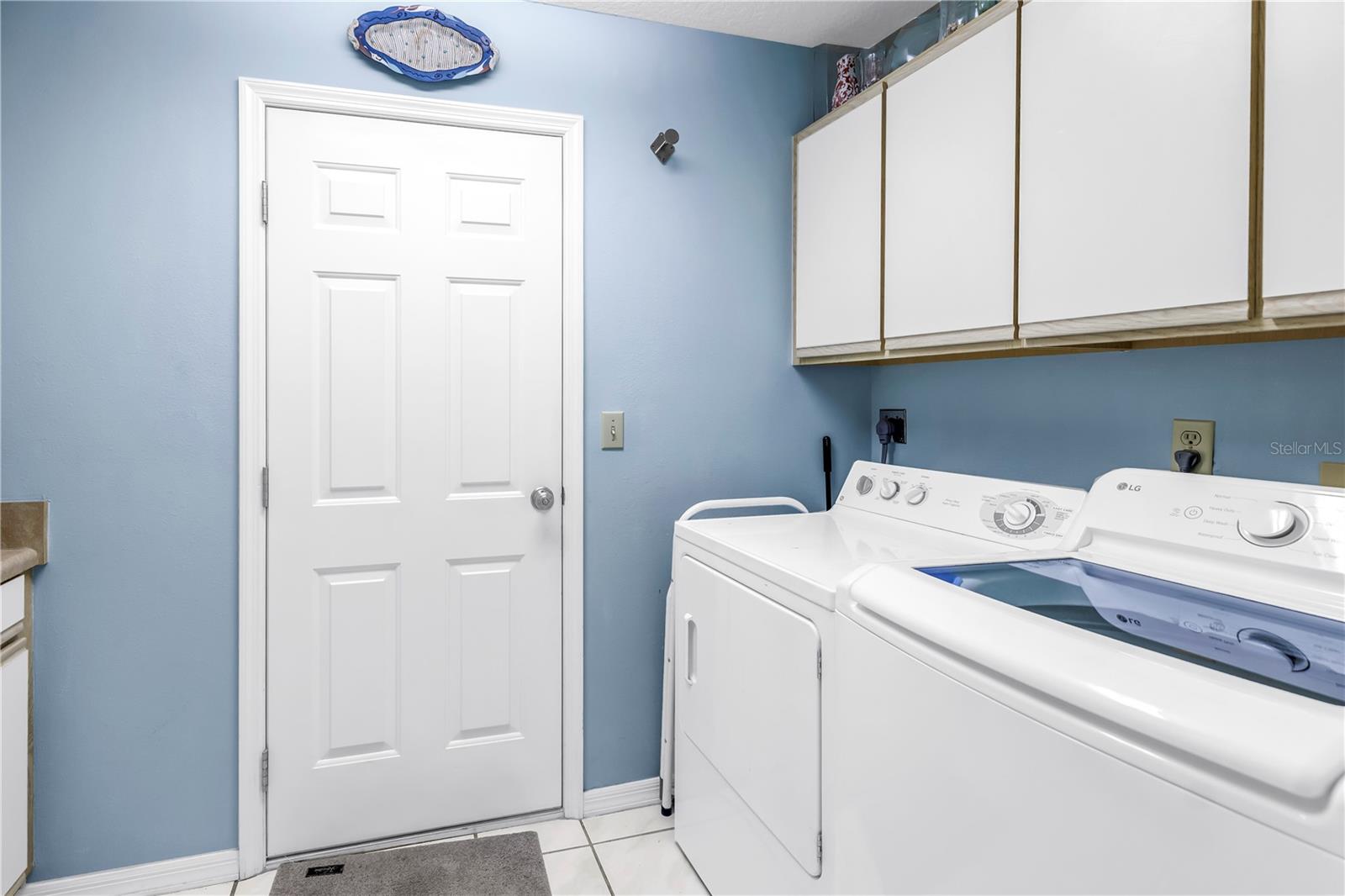 Image 48 of 61 For 5090 White Pine Circle Ne