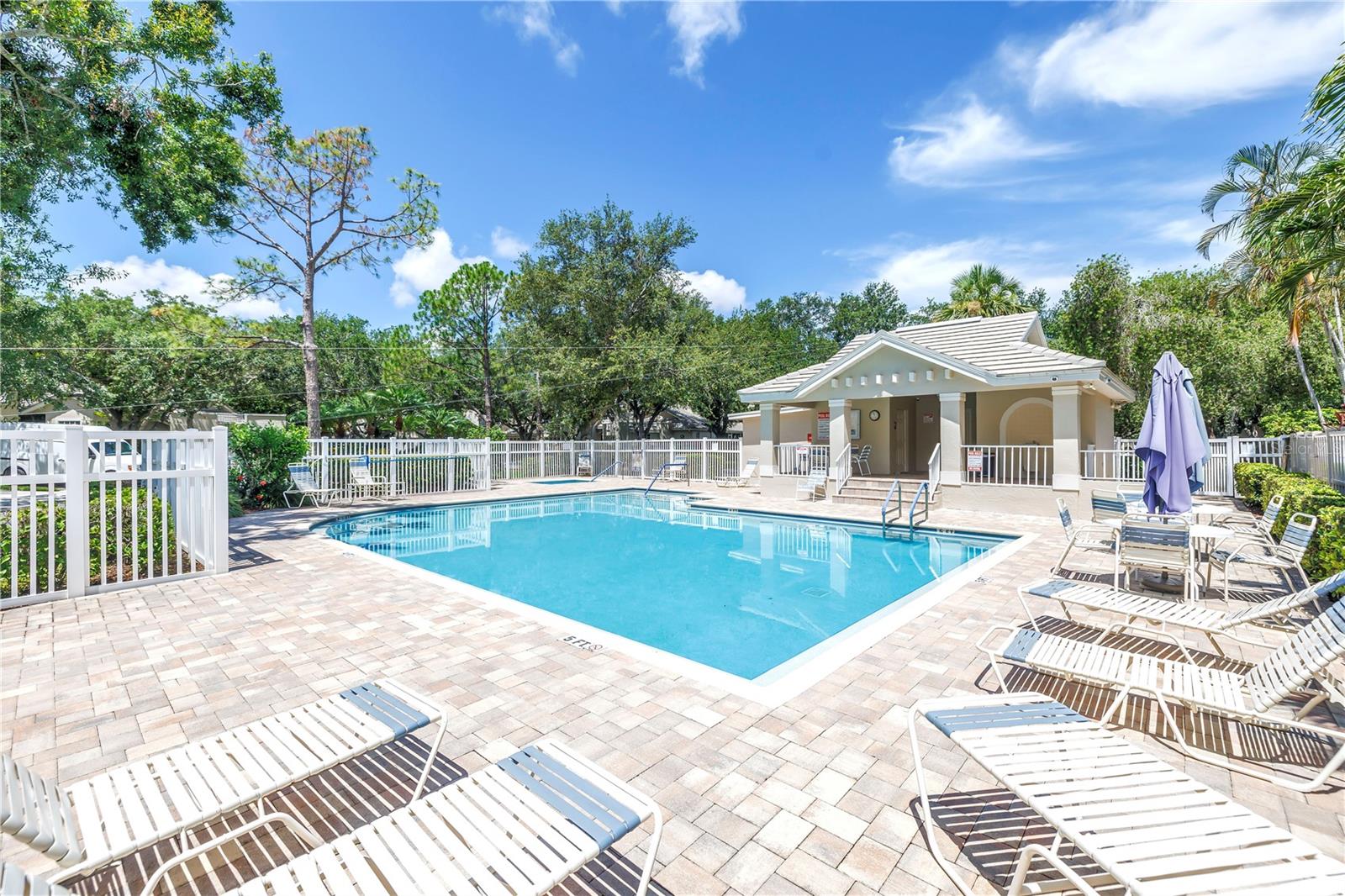 Image 51 of 61 For 5090 White Pine Circle Ne