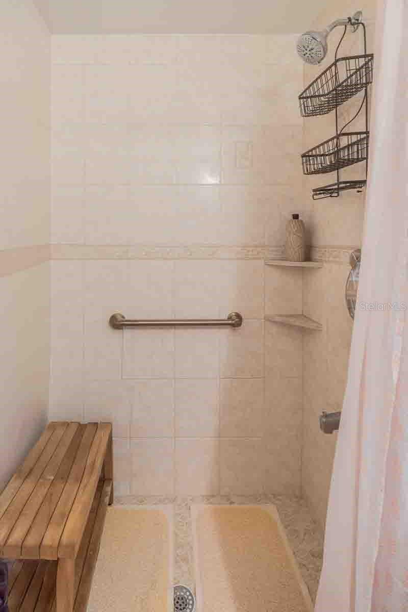 Image 47 of 76 For 113 Maplewood Avenue