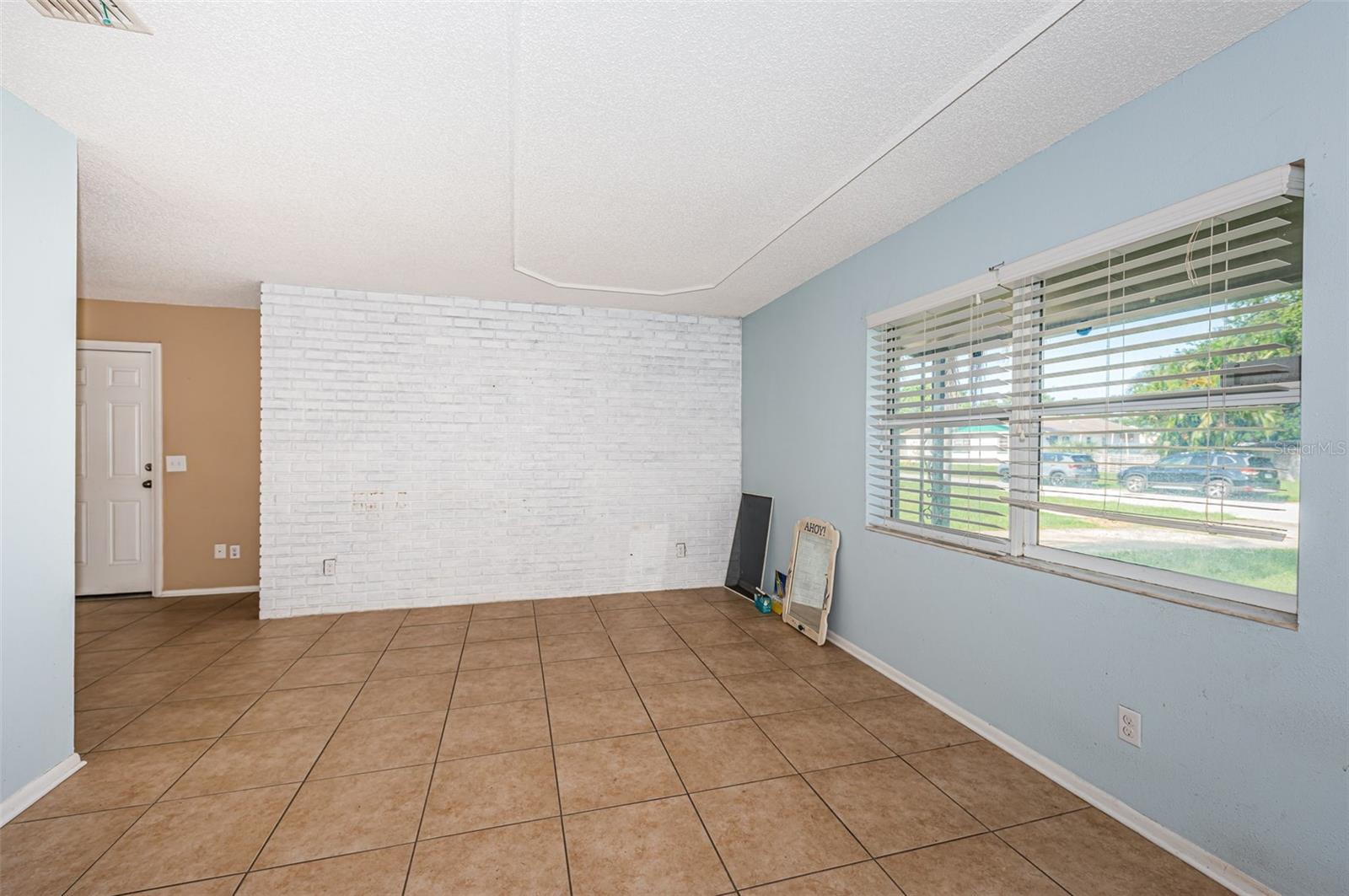 Image 4 of 34 For 2003 Whispering Pines Street