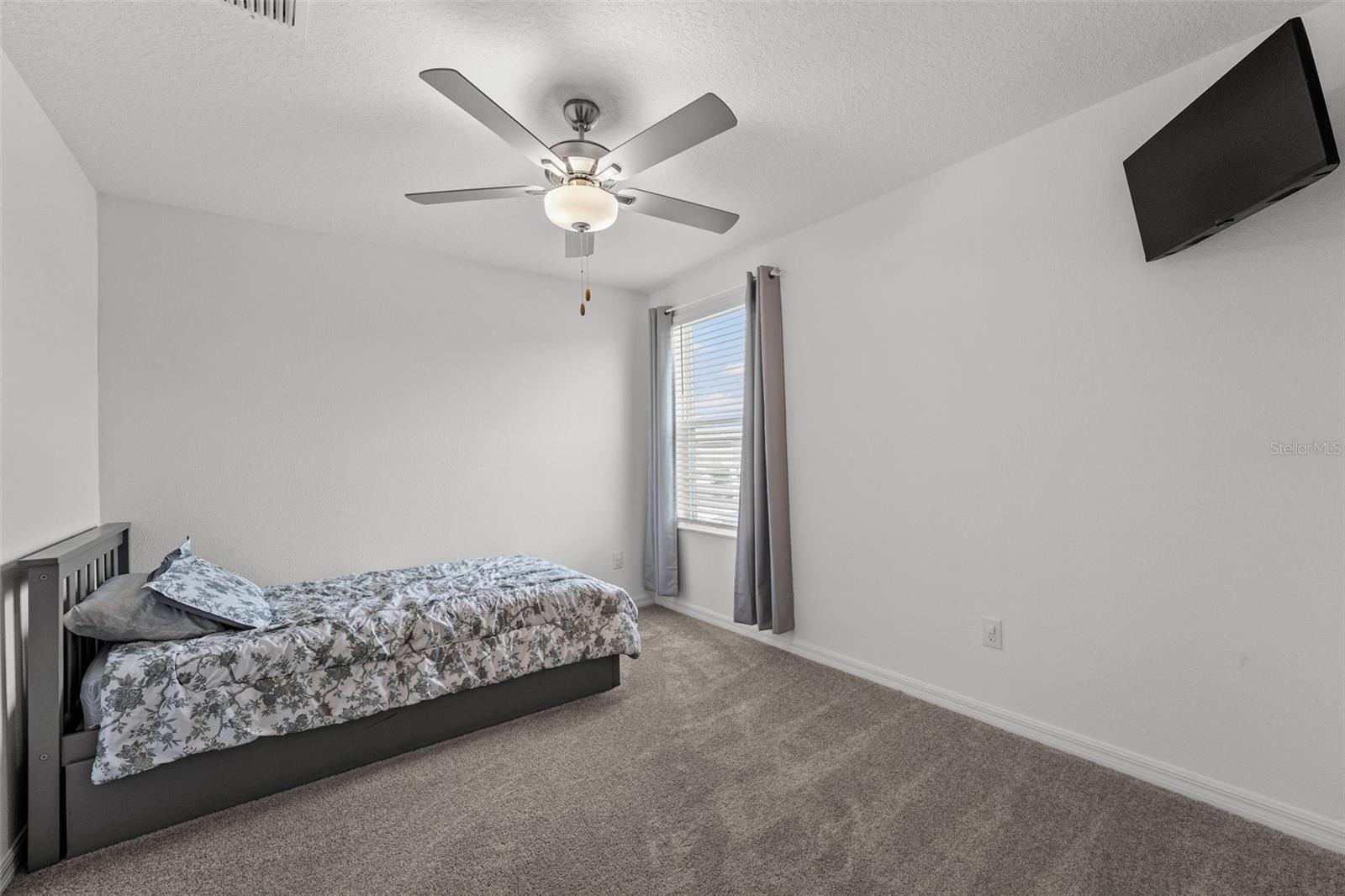 Image 19 of 29 For 9815 Carabiner Way