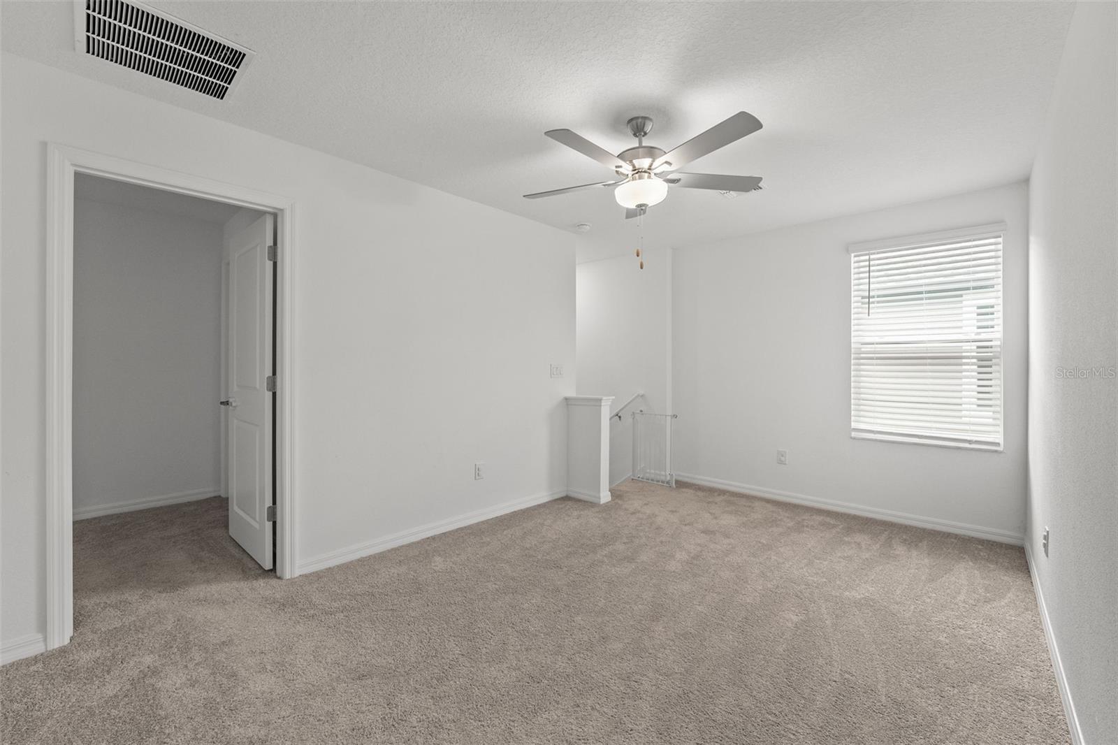 Image 20 of 29 For 9815 Carabiner Way