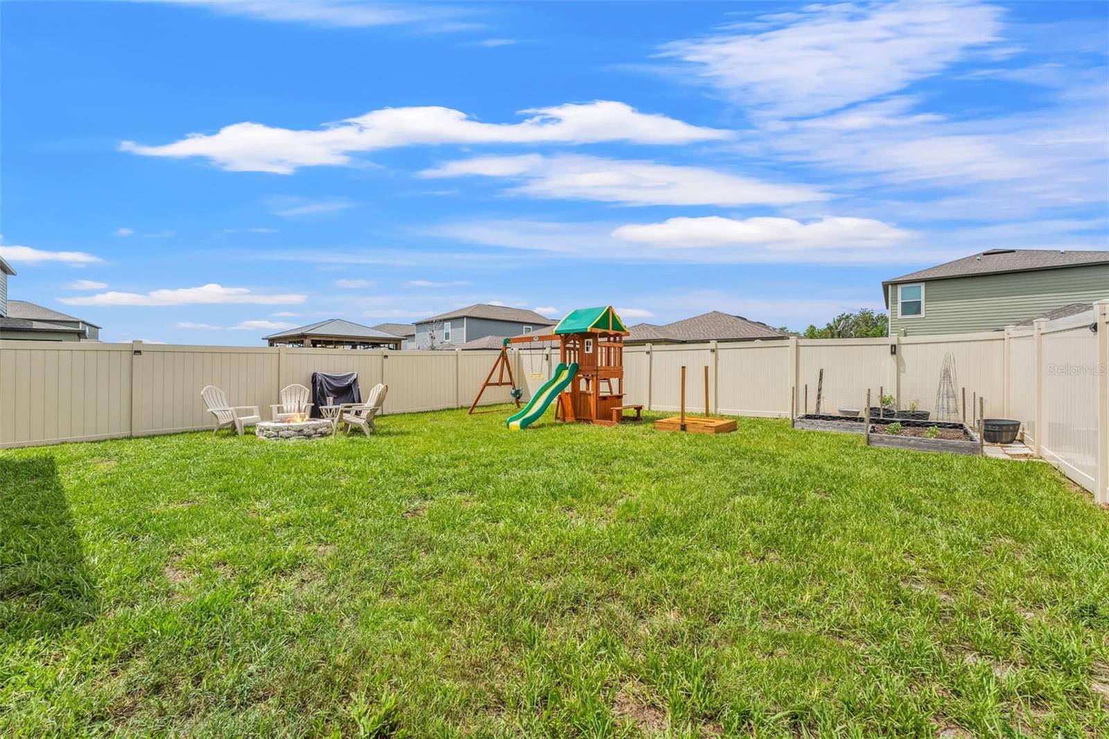 Image 24 of 29 For 9815 Carabiner Way