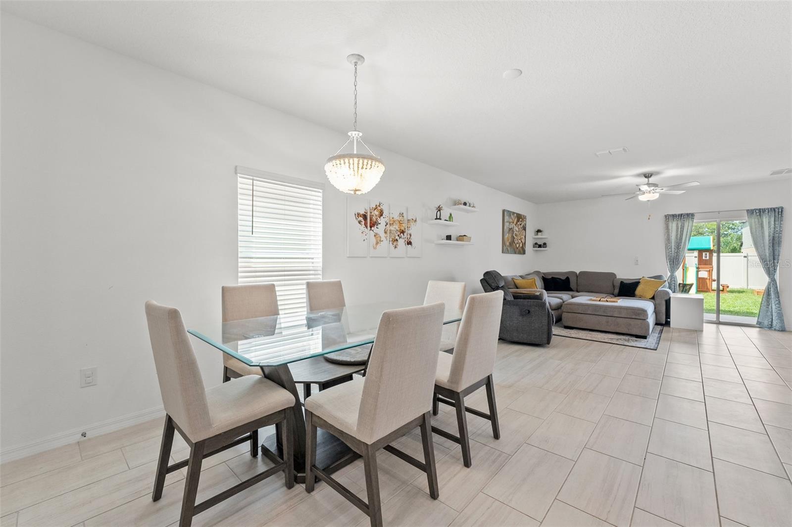 Image 5 of 29 For 9815 Carabiner Way