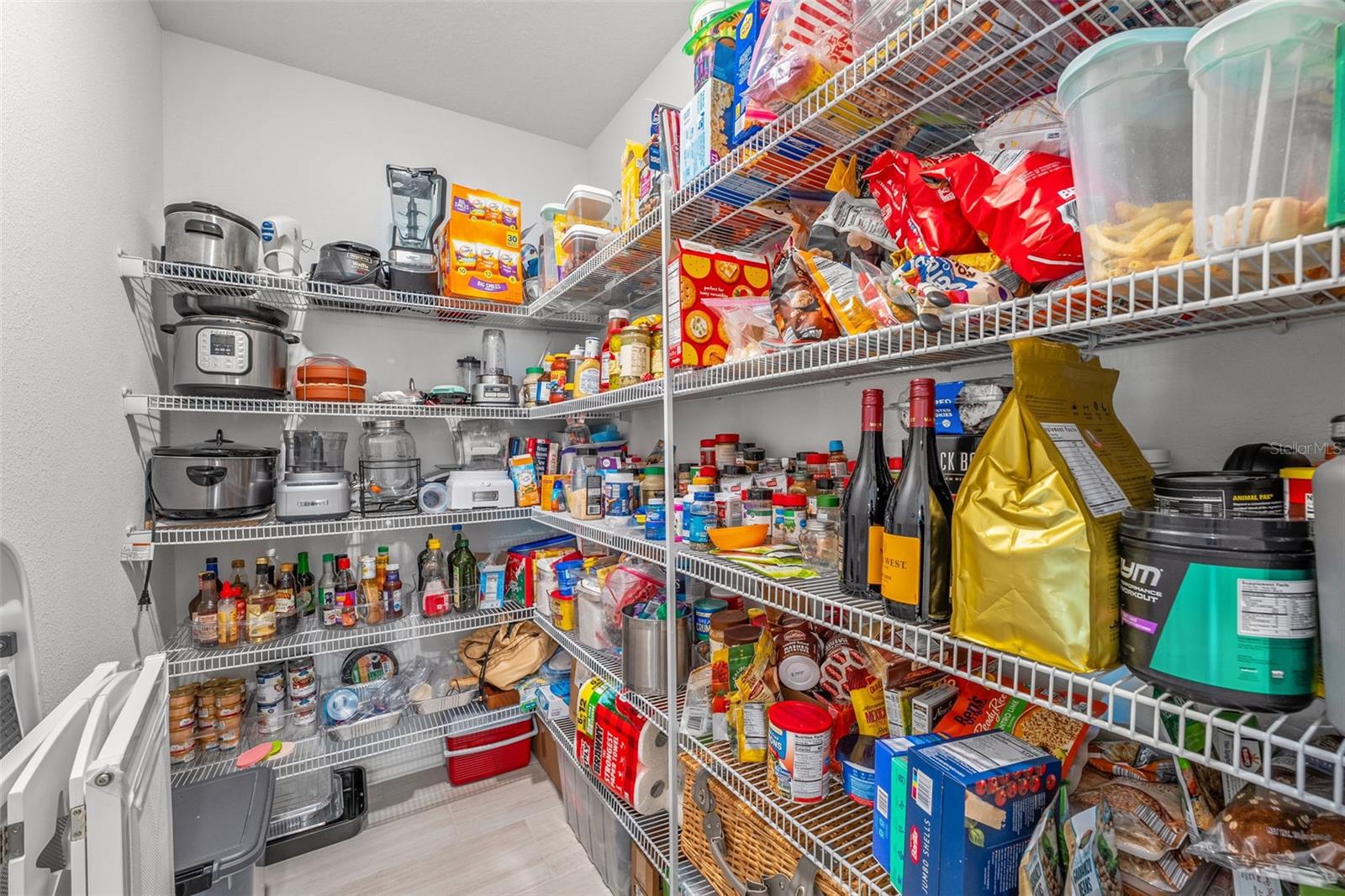 Image 8 of 29 For 9815 Carabiner Way