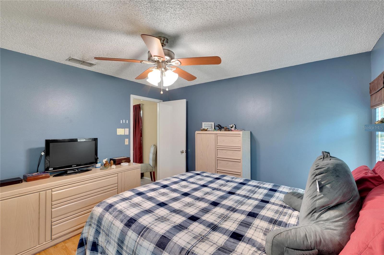 Image 5 of 35 For 4085 105th Avenue N