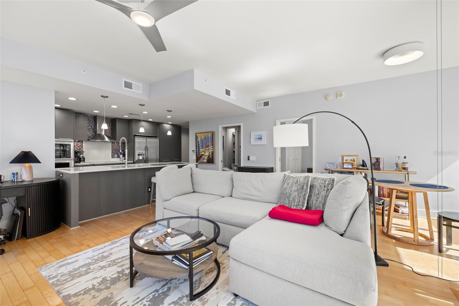 Image 9 of 47 For 145 2nd Avenue S 613