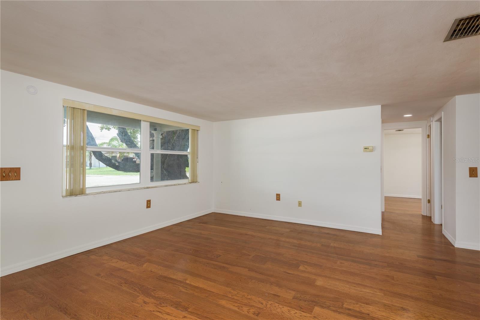 Image 7 of 29 For 3547 Morley Drive
