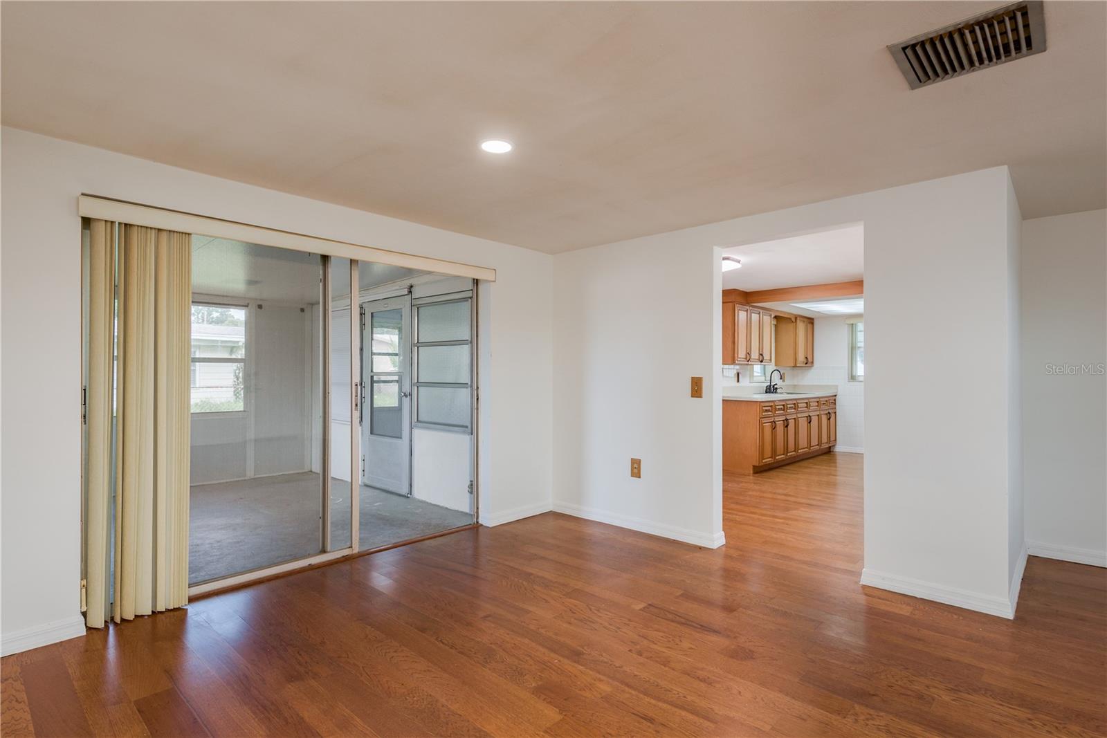 Image 9 of 29 For 3547 Morley Drive