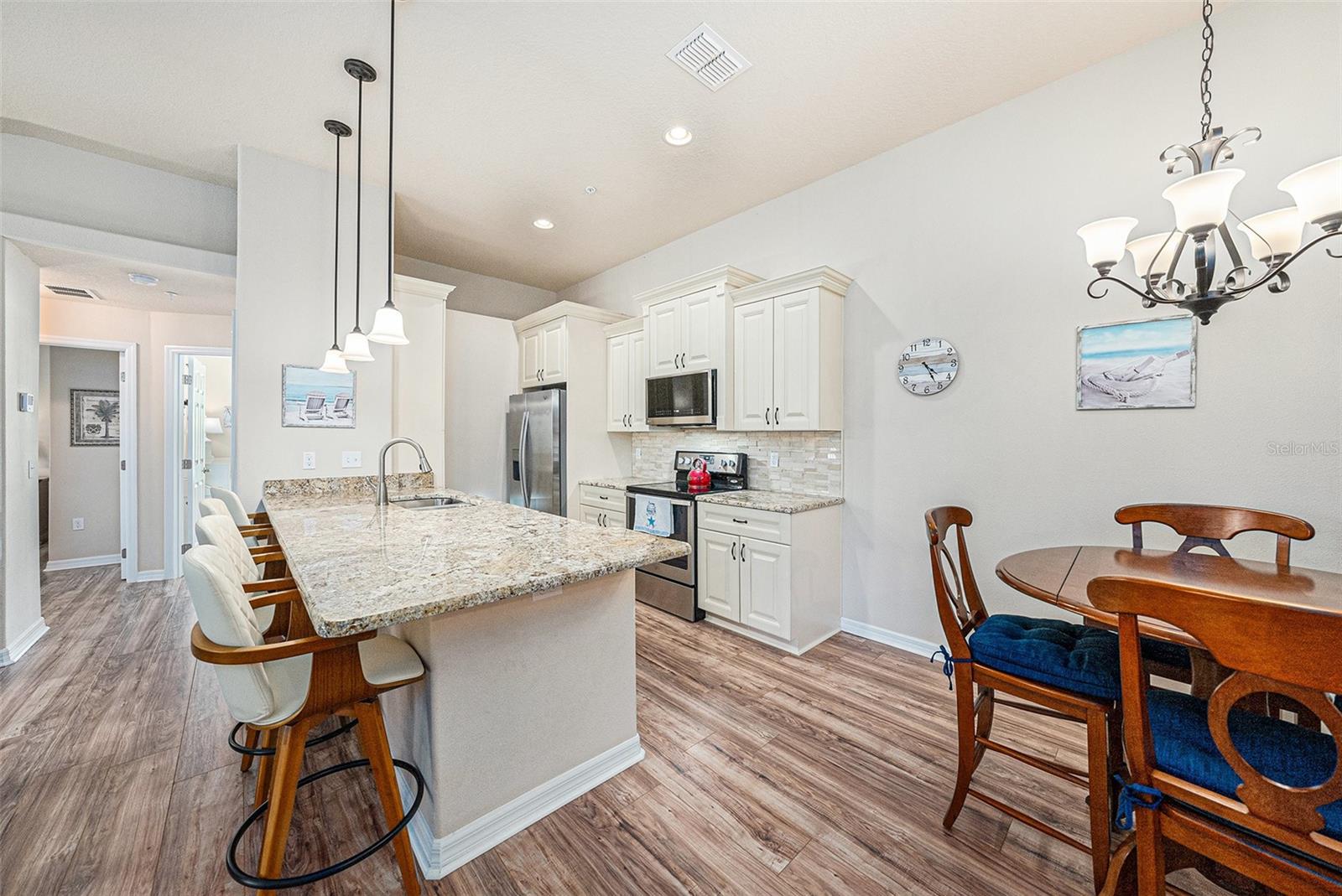 Image 11 of 29 For 5065 Royal Palms Way 303
