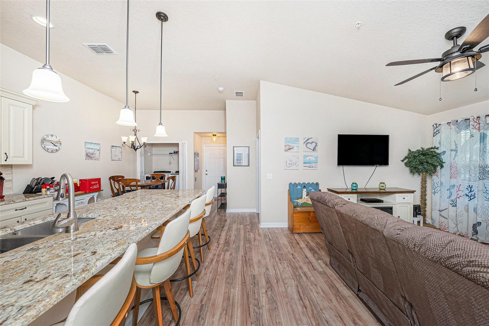 Image 12 of 29 For 5065 Royal Palms Way 303