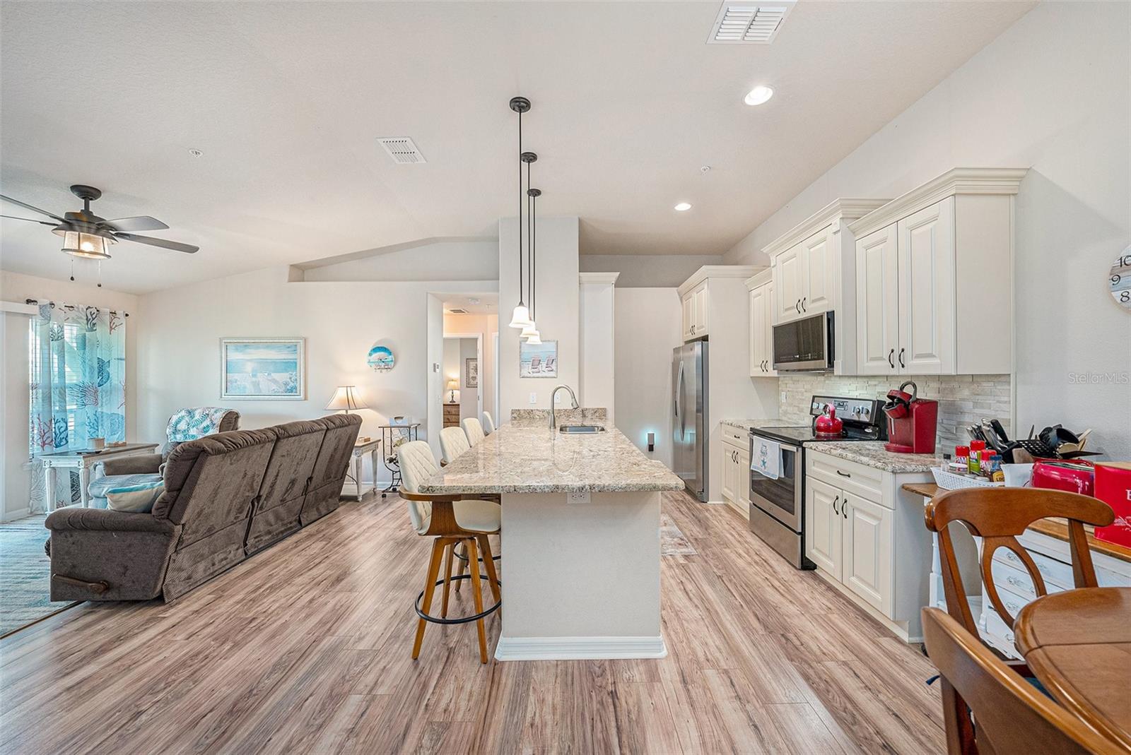Image 9 of 29 For 5065 Royal Palms Way 303