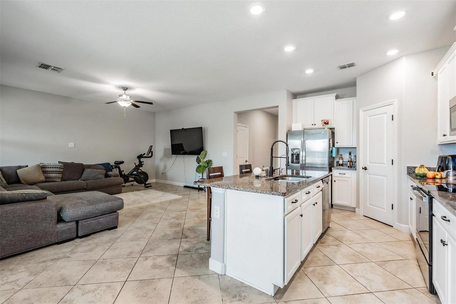 Listing photo id 9 for 11315 Chilly Water Court