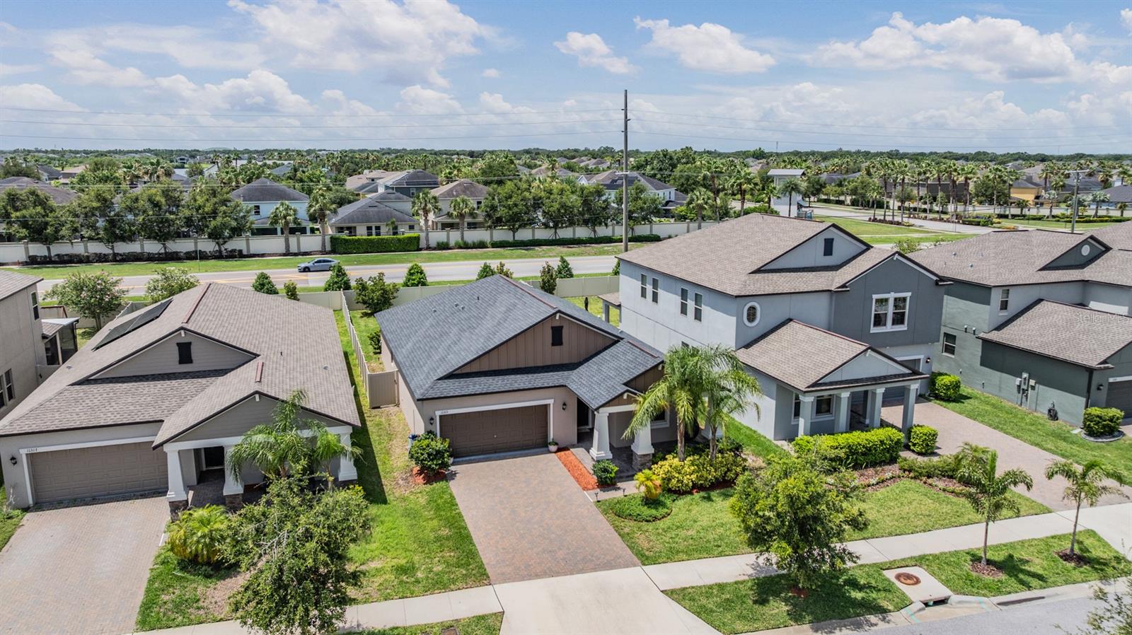 Listing photo id 0 for 11315 Chilly Water Court