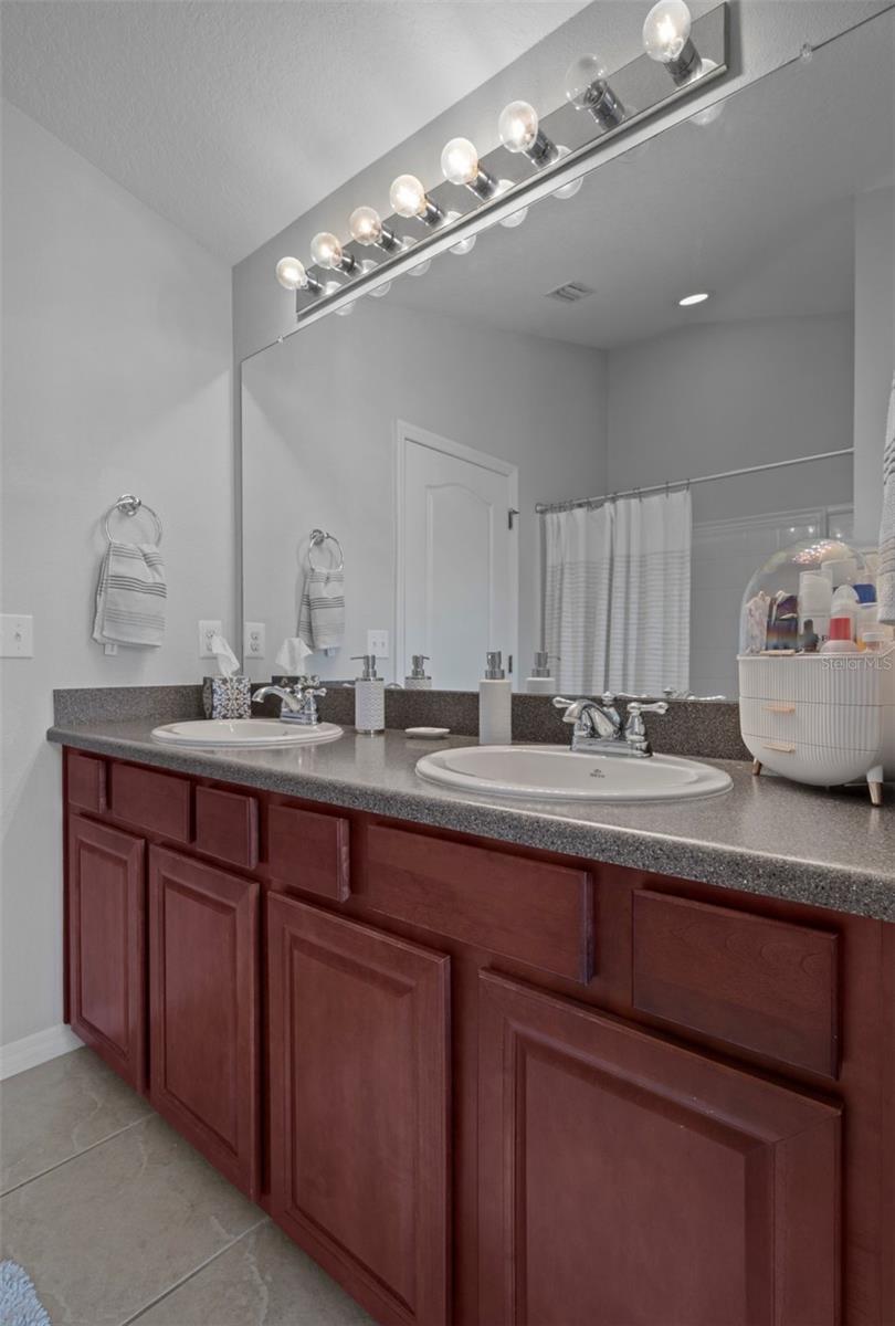 Image 10 of 27 For 7535 Red Mill Circle
