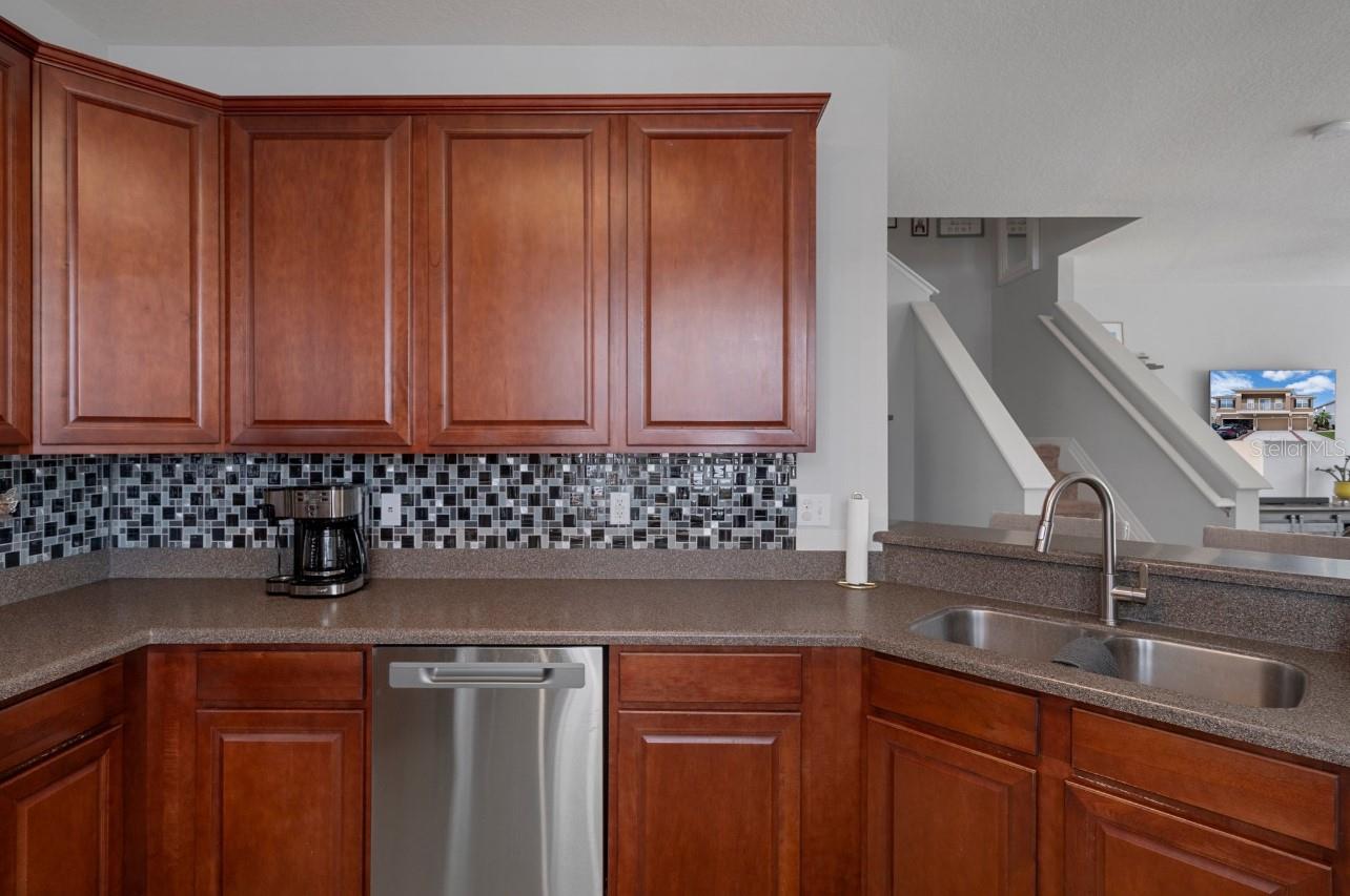 Image 5 of 27 For 7535 Red Mill Circle