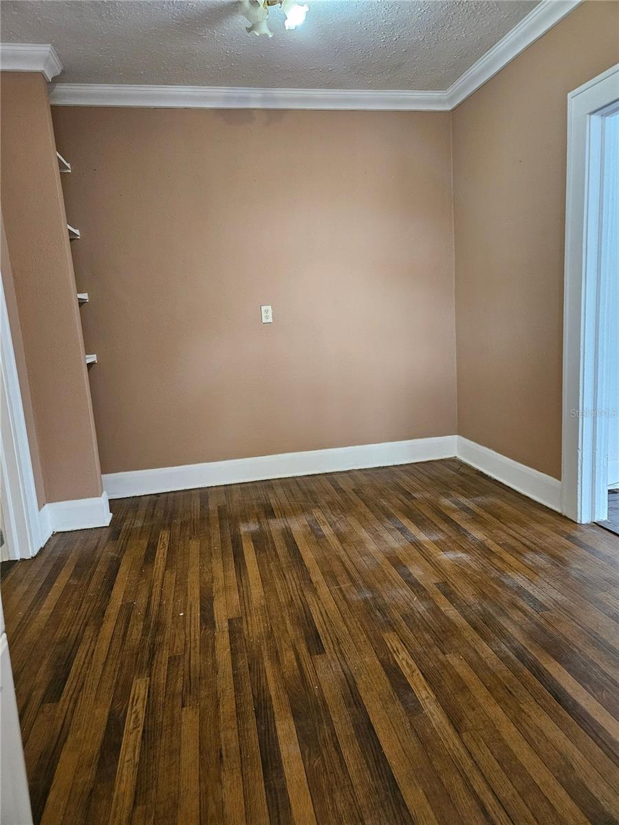 Image 6 of 11 For 4905 Central Avenue 4