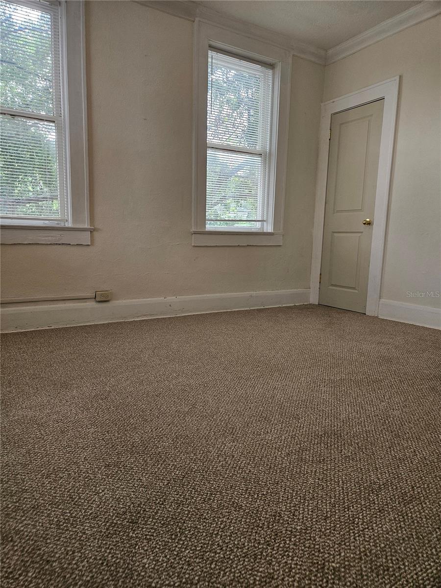 Image 7 of 11 For 4905 Central Avenue 4