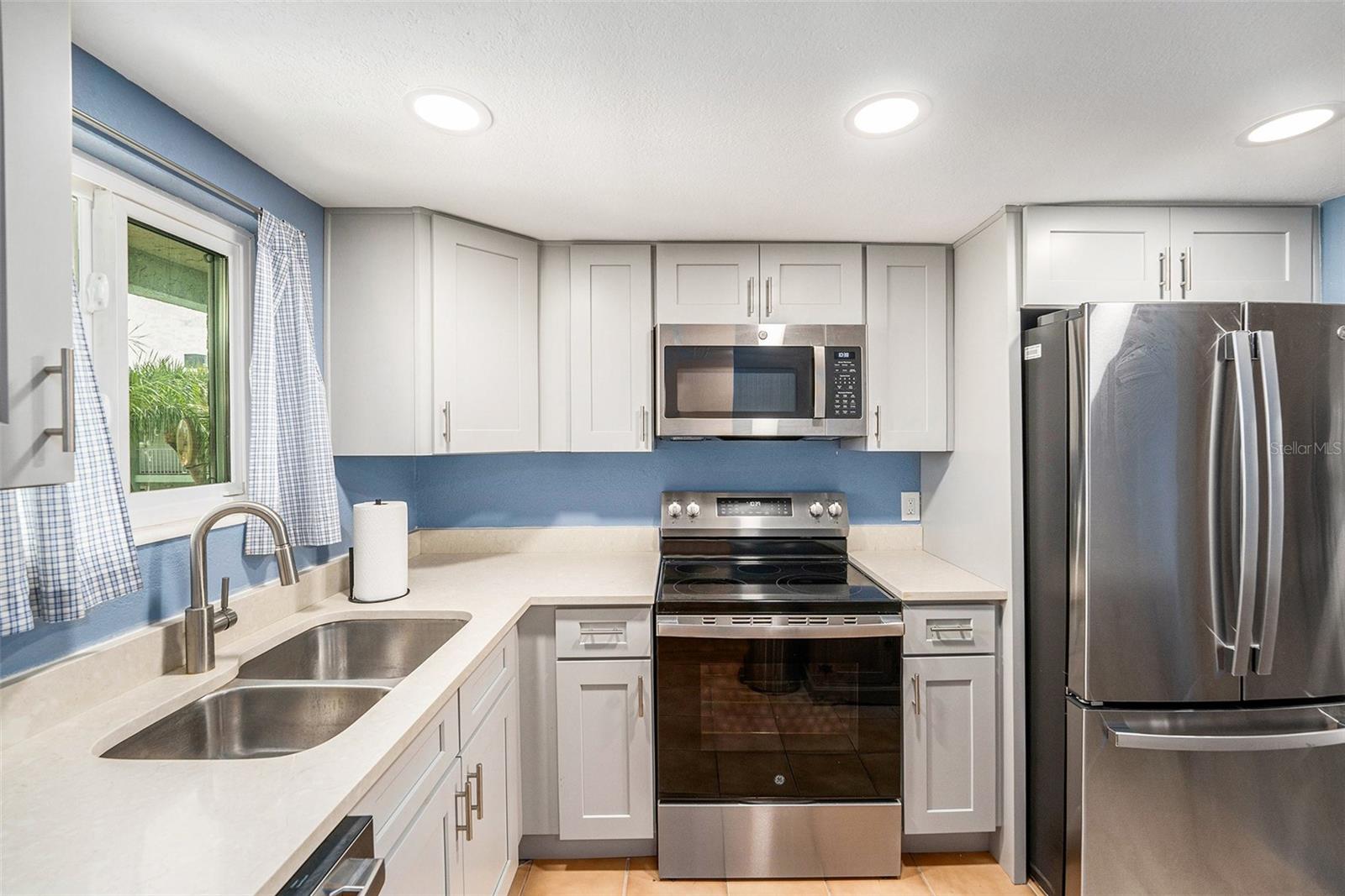 Image 2 of 24 For 801 83rd Avenue N 316