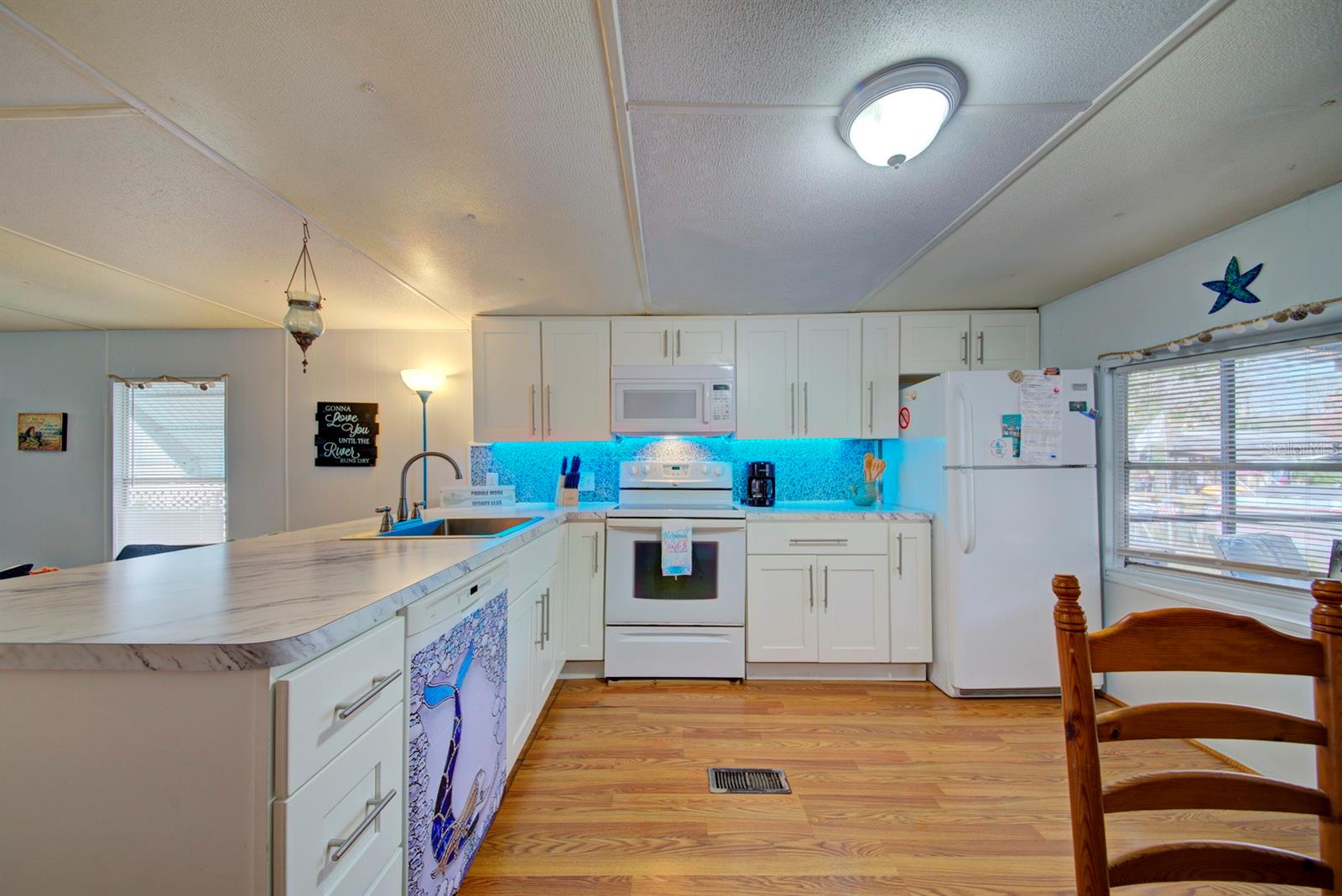 Image 9 of 38 For 6427 Richard Drive
