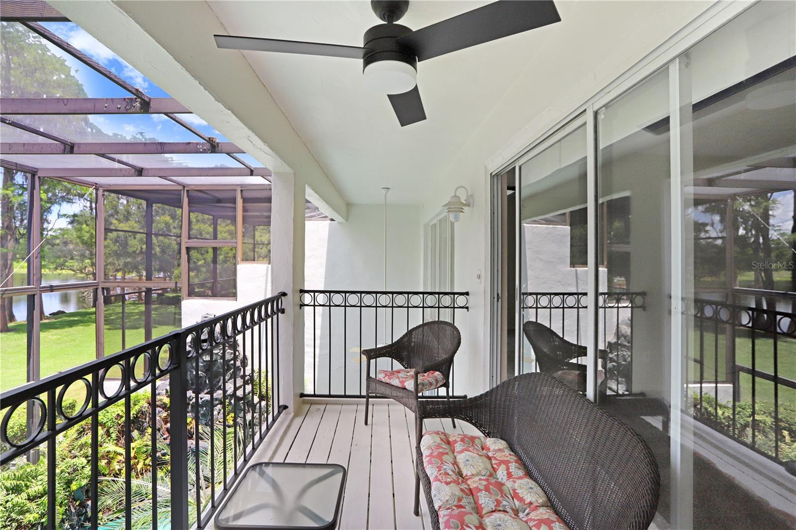 Listing photo id 14 for 3145 Lake Ellen Drive 3145