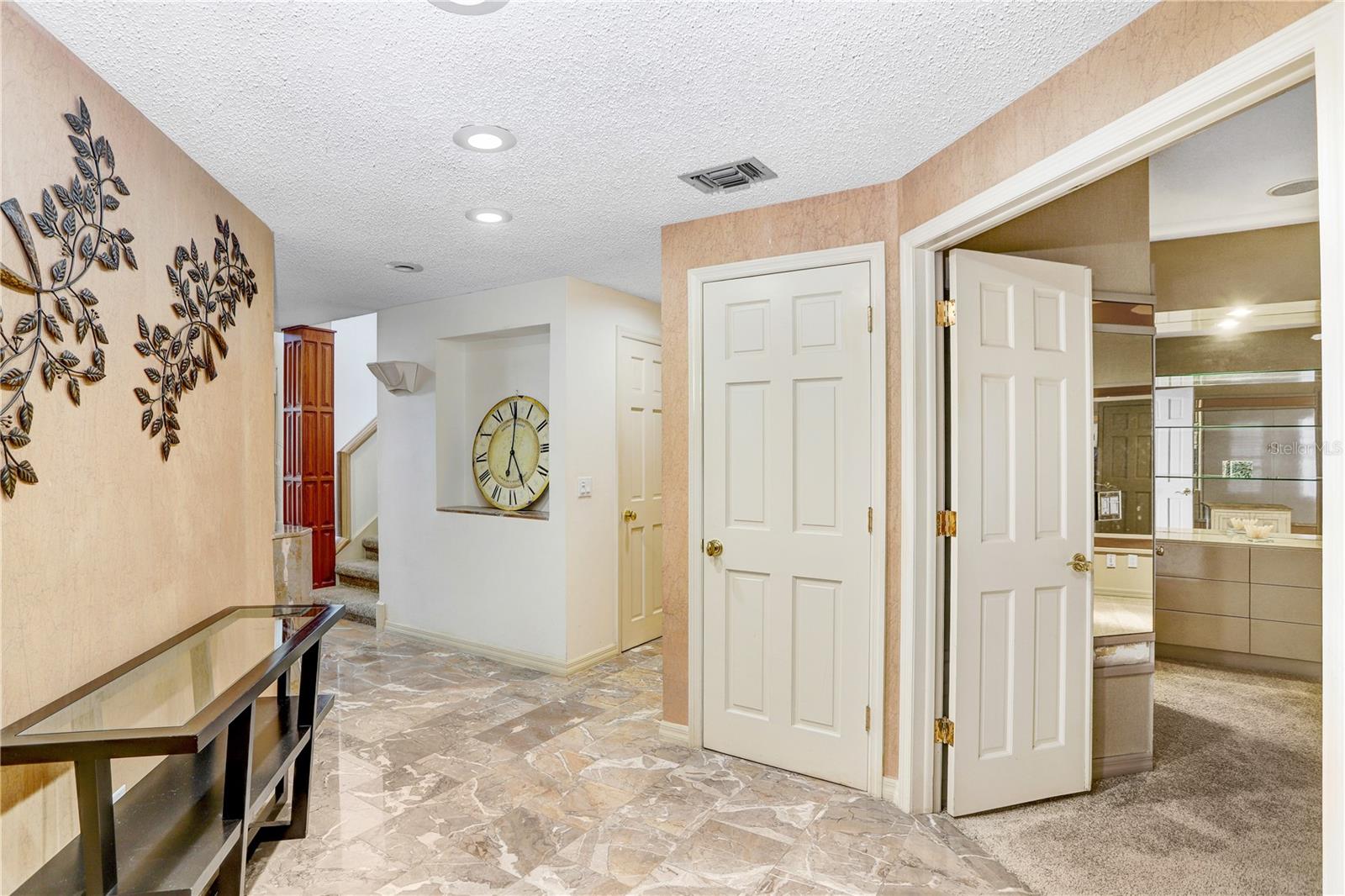 Listing photo id 16 for 3145 Lake Ellen Drive 3145