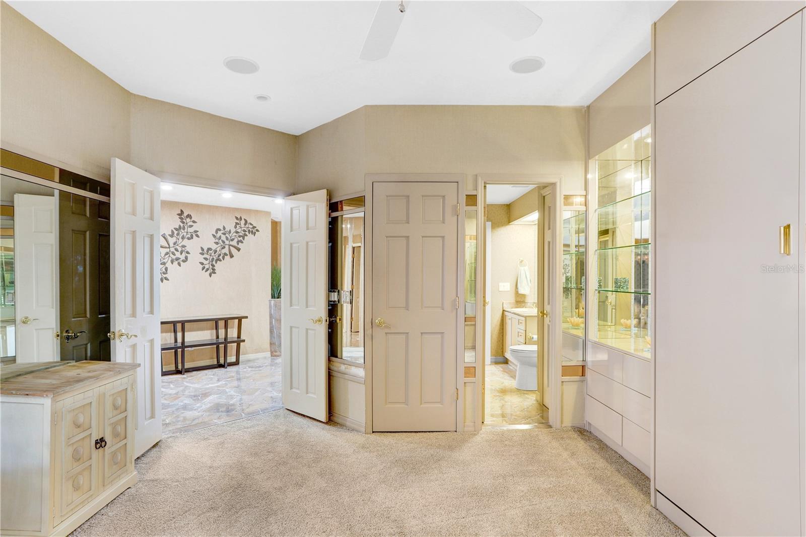 Listing photo id 18 for 3145 Lake Ellen Drive 3145