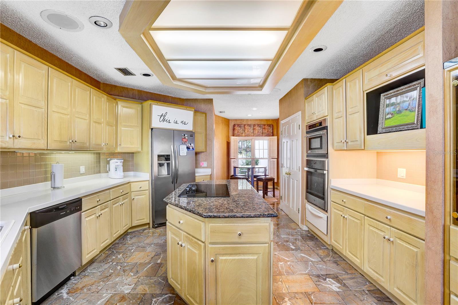 Listing photo id 27 for 3145 Lake Ellen Drive 3145