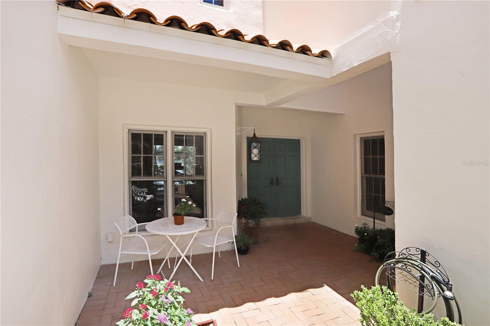 Listing photo id 1 for 3145 Lake Ellen Drive 3145