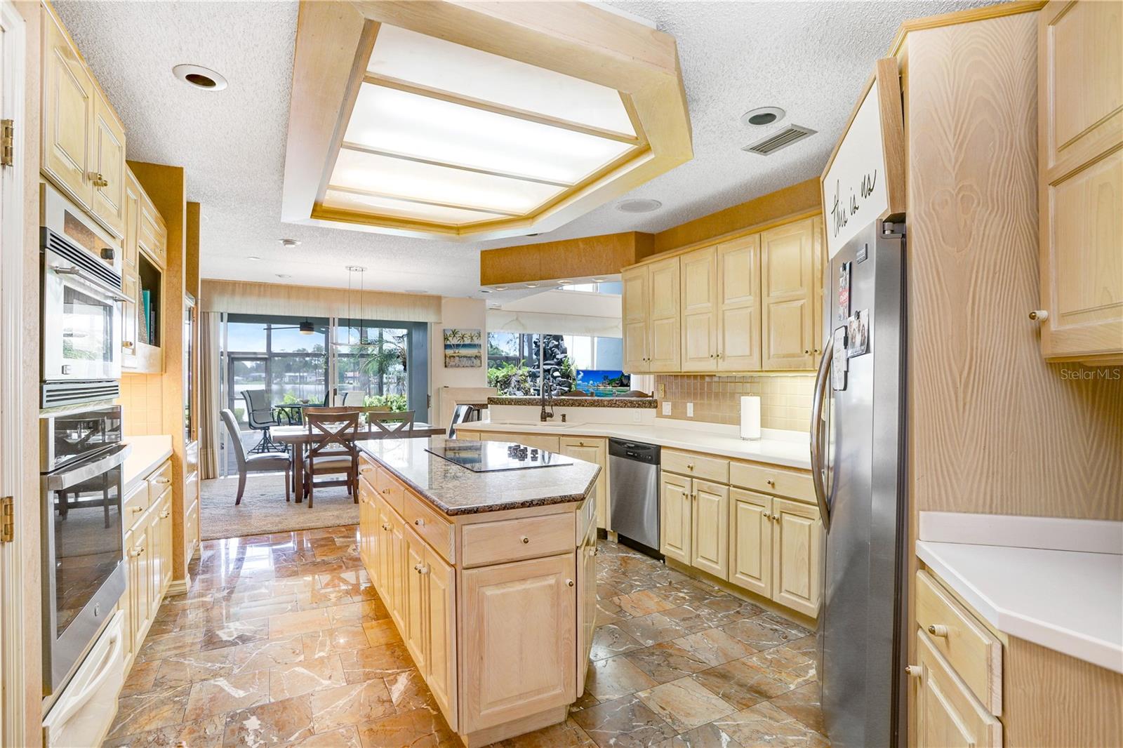 Listing photo id 28 for 3145 Lake Ellen Drive 3145